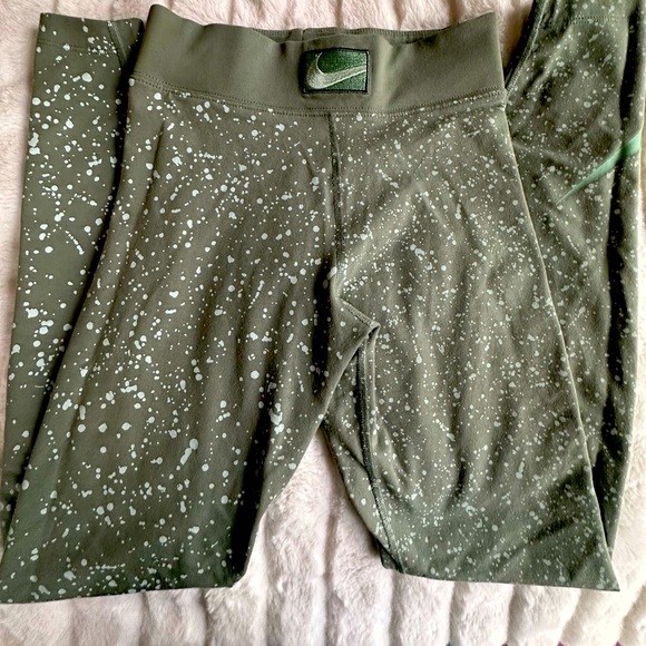 Nike leggings with logo - Picture 1 of 2